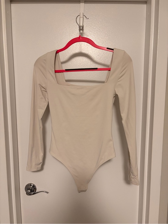 Babaton Tops - Aritzia Babaton Cream Long-Sleeve Square Neck Bodysuit